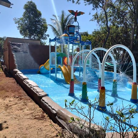 APÊ LINDO ALDEIA DO LAGO COM COZINHA MOBÍLIA NOVA JUNTO AO LAGO CORUMBÁ e KAWANA PARK Caldas Novas Extérieur photo